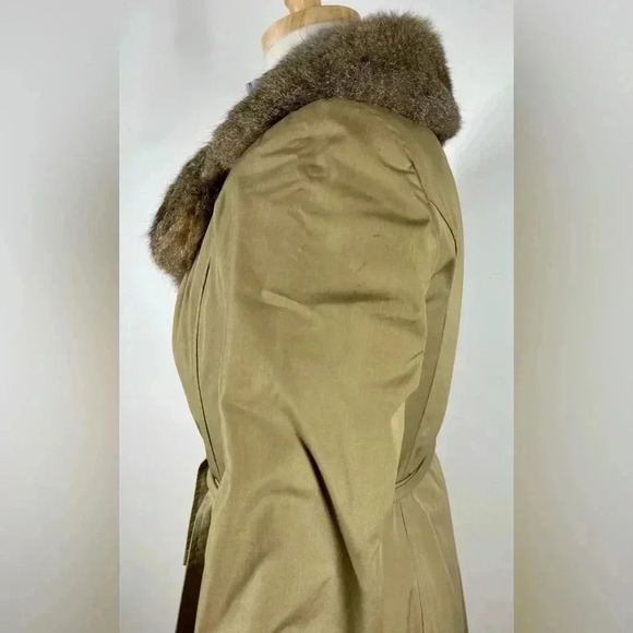 Vintage 1950s | Hand-sewn Genuine Fur Trench Coat | Women’s Small to Medium - Picture 8 of 14